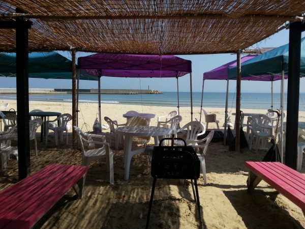 志賀島海水浴場海の家福助のテラス席